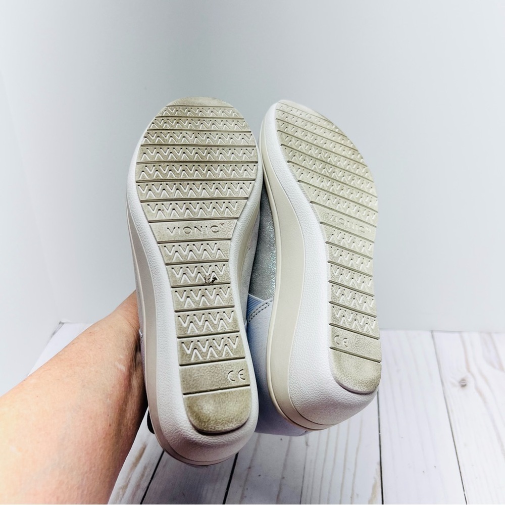 Vionic Ellery Nubuck Supportive Metallic Leather Wedges in Blue Haze Size 7 - Picture 10 of 11